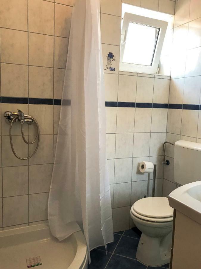 Mr. Hall Apartments Barbat na Rabu Экстерьер фото